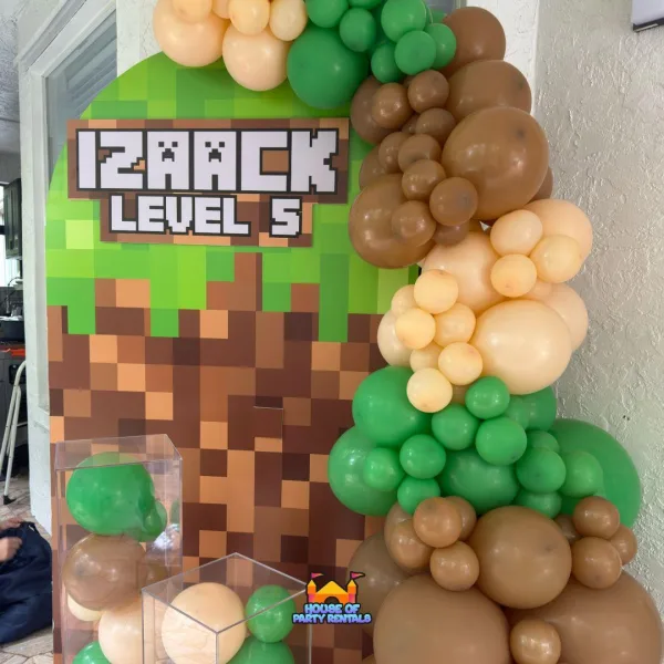 Minecraft Party Decoration – Balloon Garland, Backdrop & Custom Sign